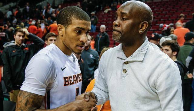 的地位不可 的地位不可