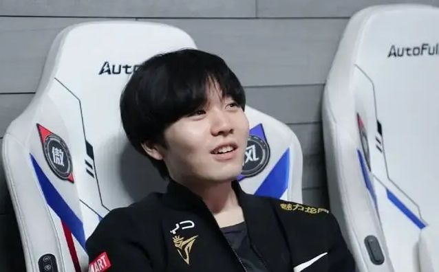 手如林的德 手如林的德