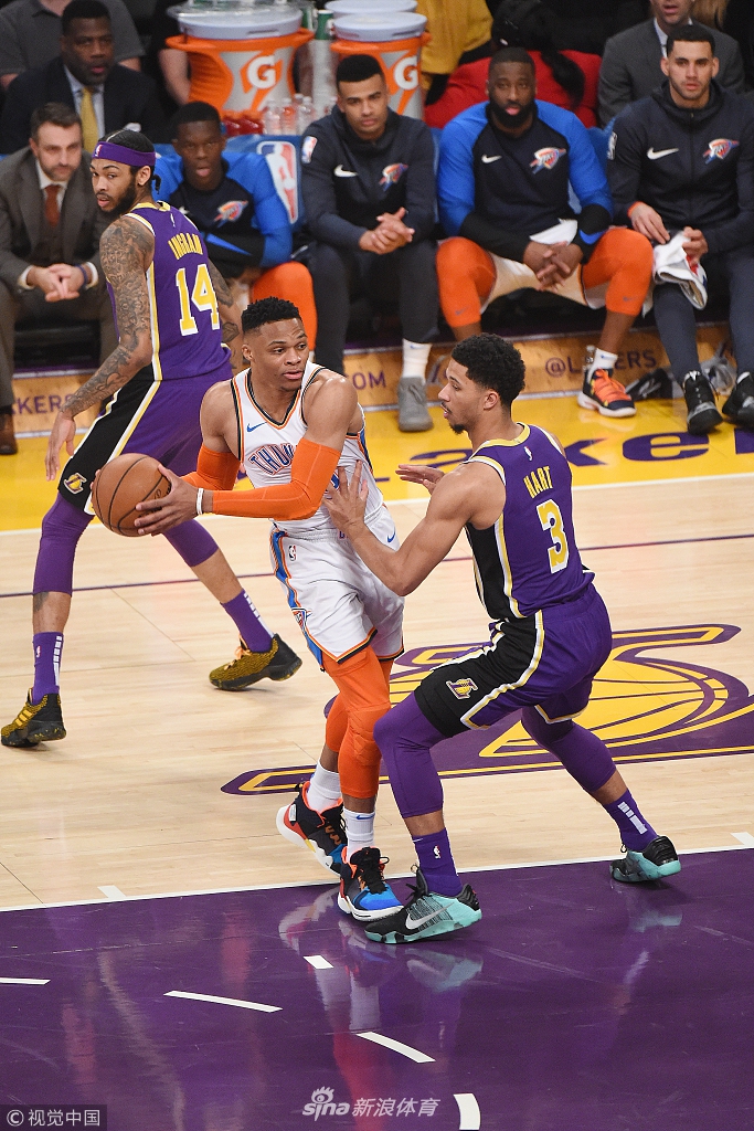 充满了个人 充满了个人